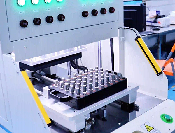 HL-MAX 領袖系列加大版氣密檢測儀（8通道多工位電池蓋）